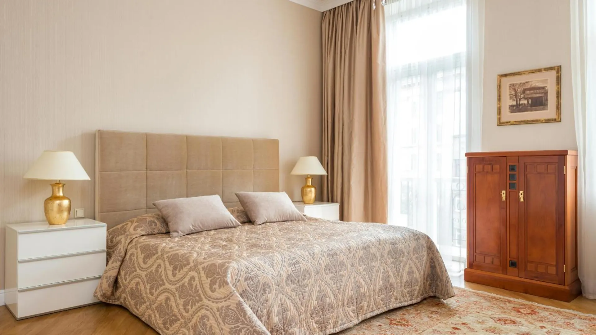 Hotel Grand Premium New Delhi
