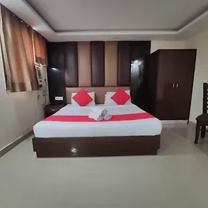 Lite Near Igi Airport **** Нью-Дели