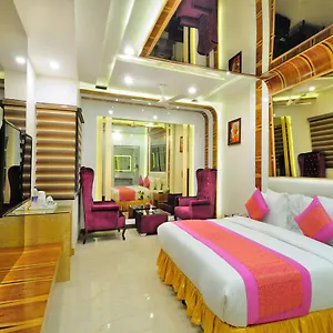 The Gold Regency - 02 Mins From Railway Station Hotel